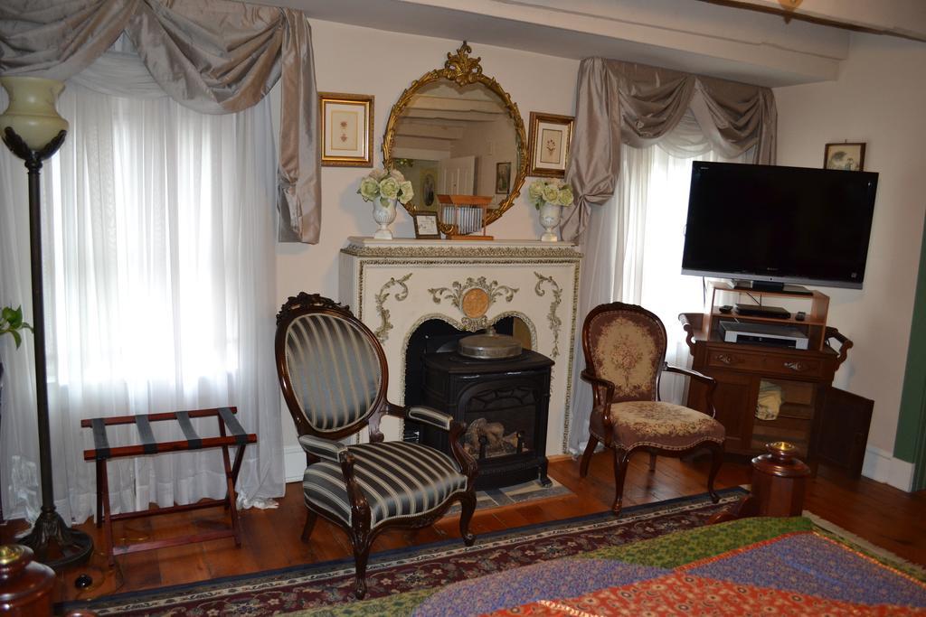 Ej Bowman House Bed & Breakfast Литиц Номер фото