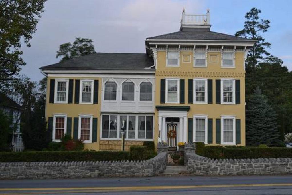 Ej Bowman House Bed & Breakfast Литиц Экстерьер фото