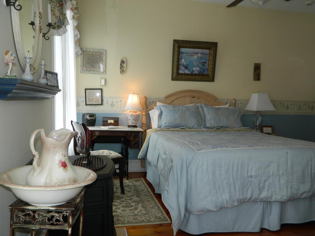 Ej Bowman House Bed & Breakfast Литиц Номер фото