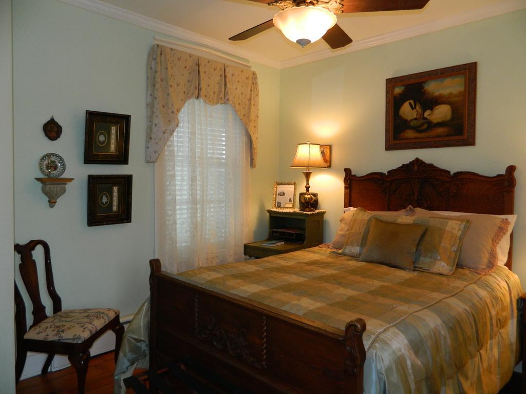 Ej Bowman House Bed & Breakfast Литиц Экстерьер фото